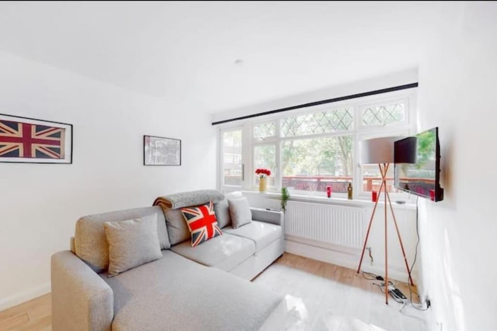 Modern 4 Bedroom In Kings Cross With Garden Case de vacanță Londra