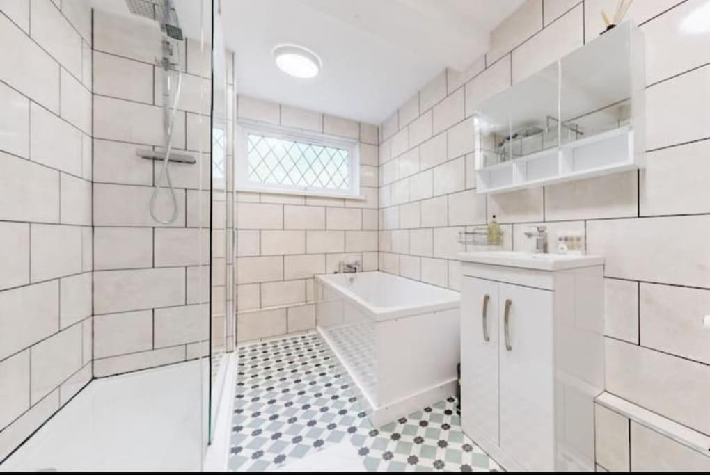 Modern 4 Bedroom In Kings Cross With Garden * Londra